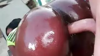 Round chocolate booty girl try new white dick