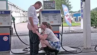 Pumping that pussy